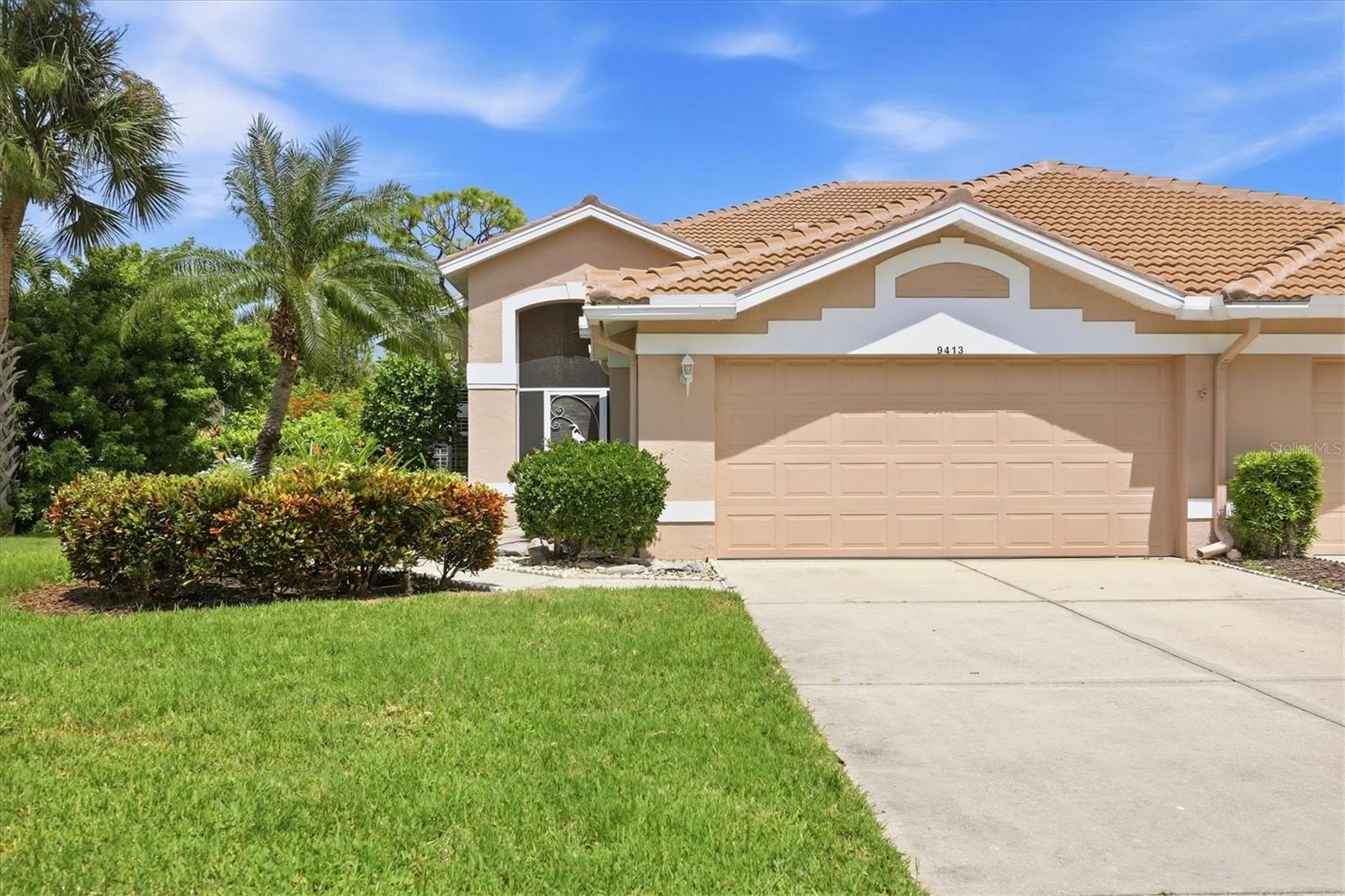 9413 FOREST HILLS CIR — photo 2