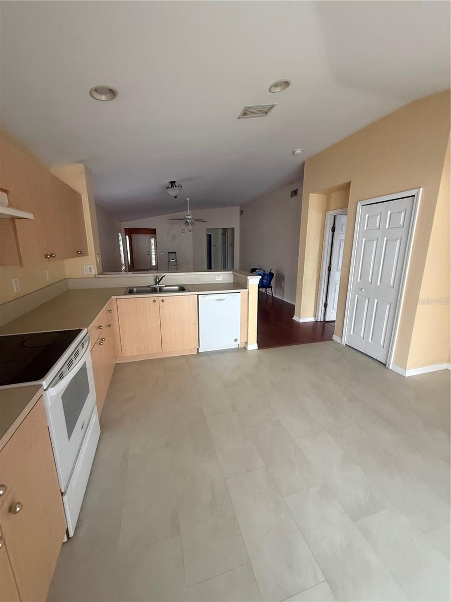 11422 CRESTLAKE VILLAGE DR — photo 5