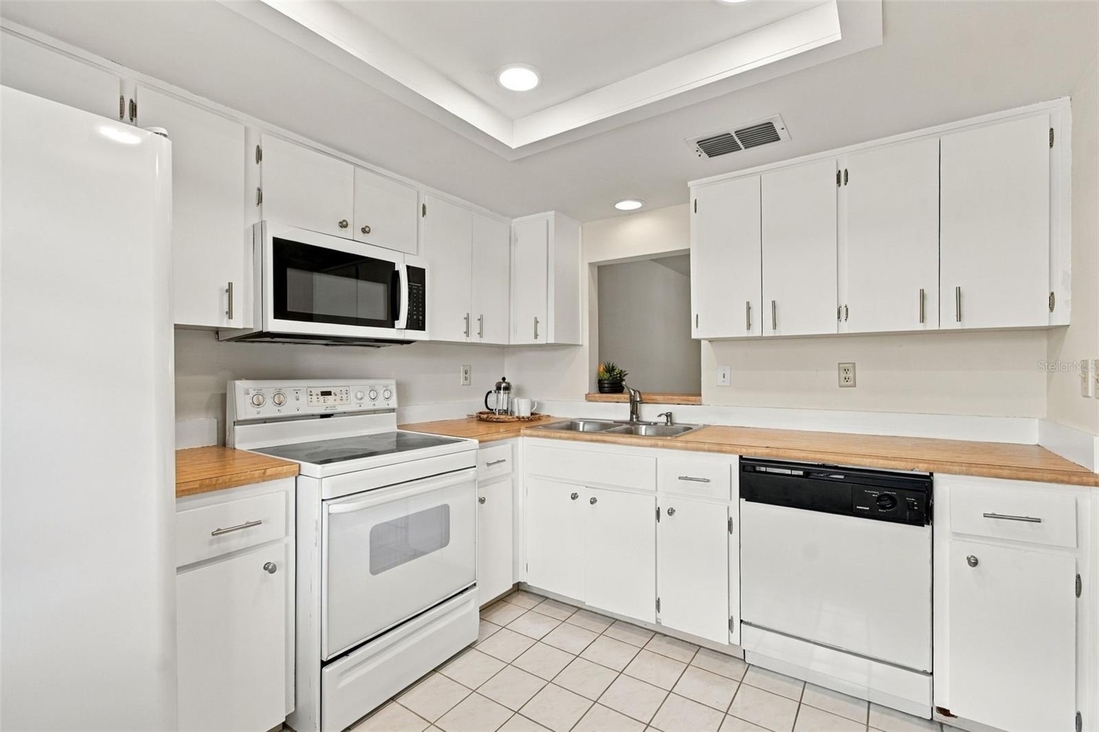 7610 OAKMONT LN — photo 8