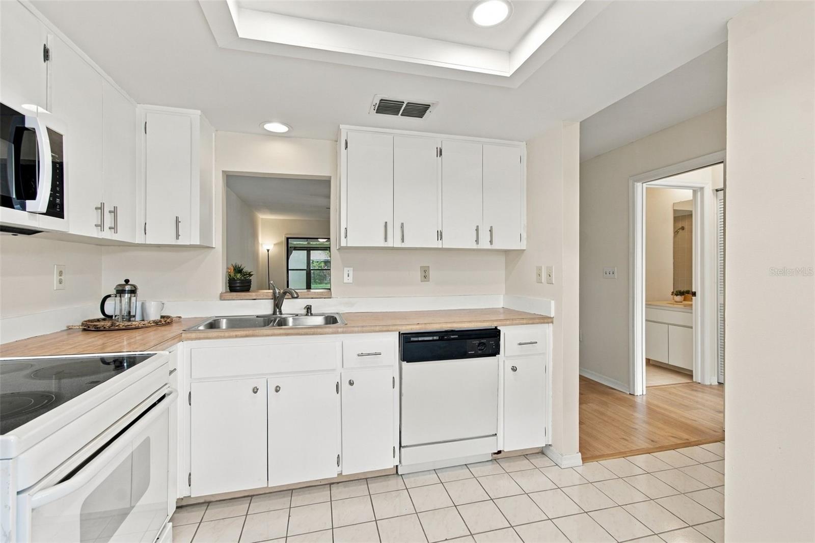 7610 OAKMONT LN — photo 11