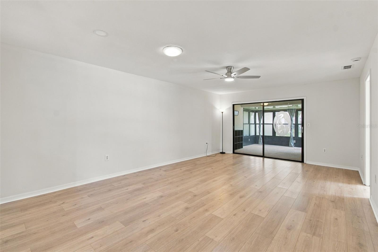 7610 OAKMONT LN — photo 4
