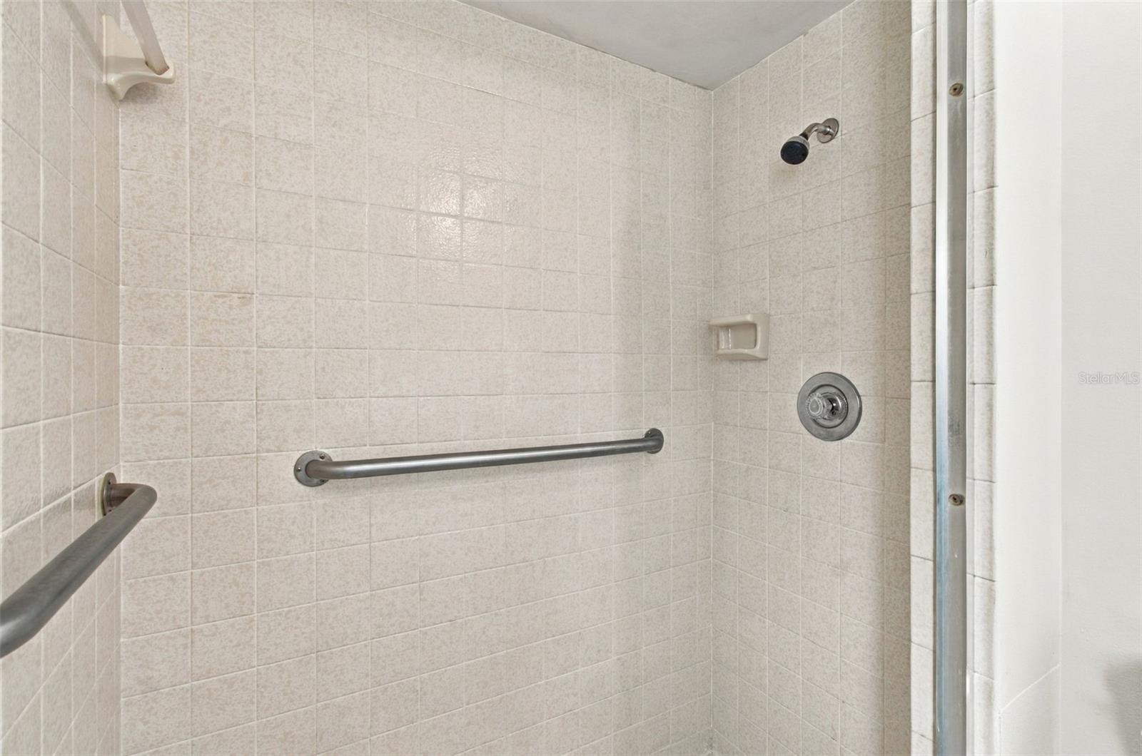 7610 OAKMONT LN — photo 16