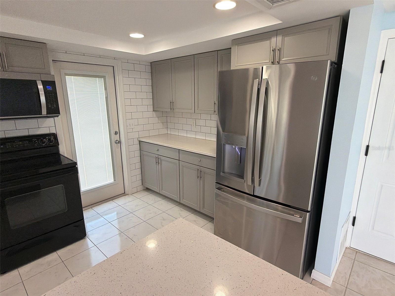 561 TARAWITT DR — photo 19