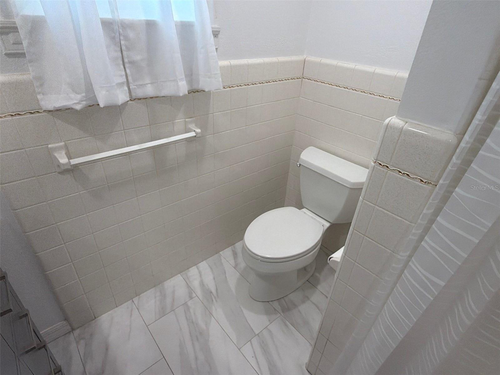 561 TARAWITT DR — photo 39