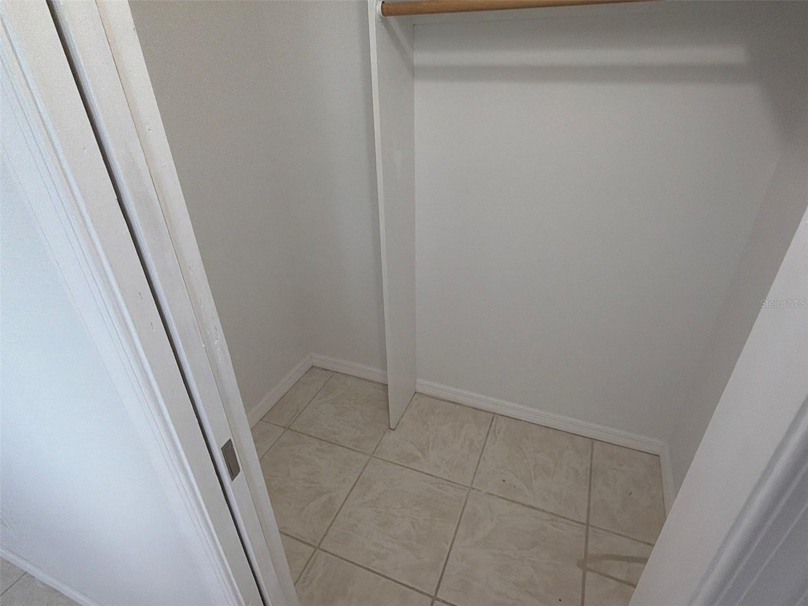 561 TARAWITT DR — photo 33