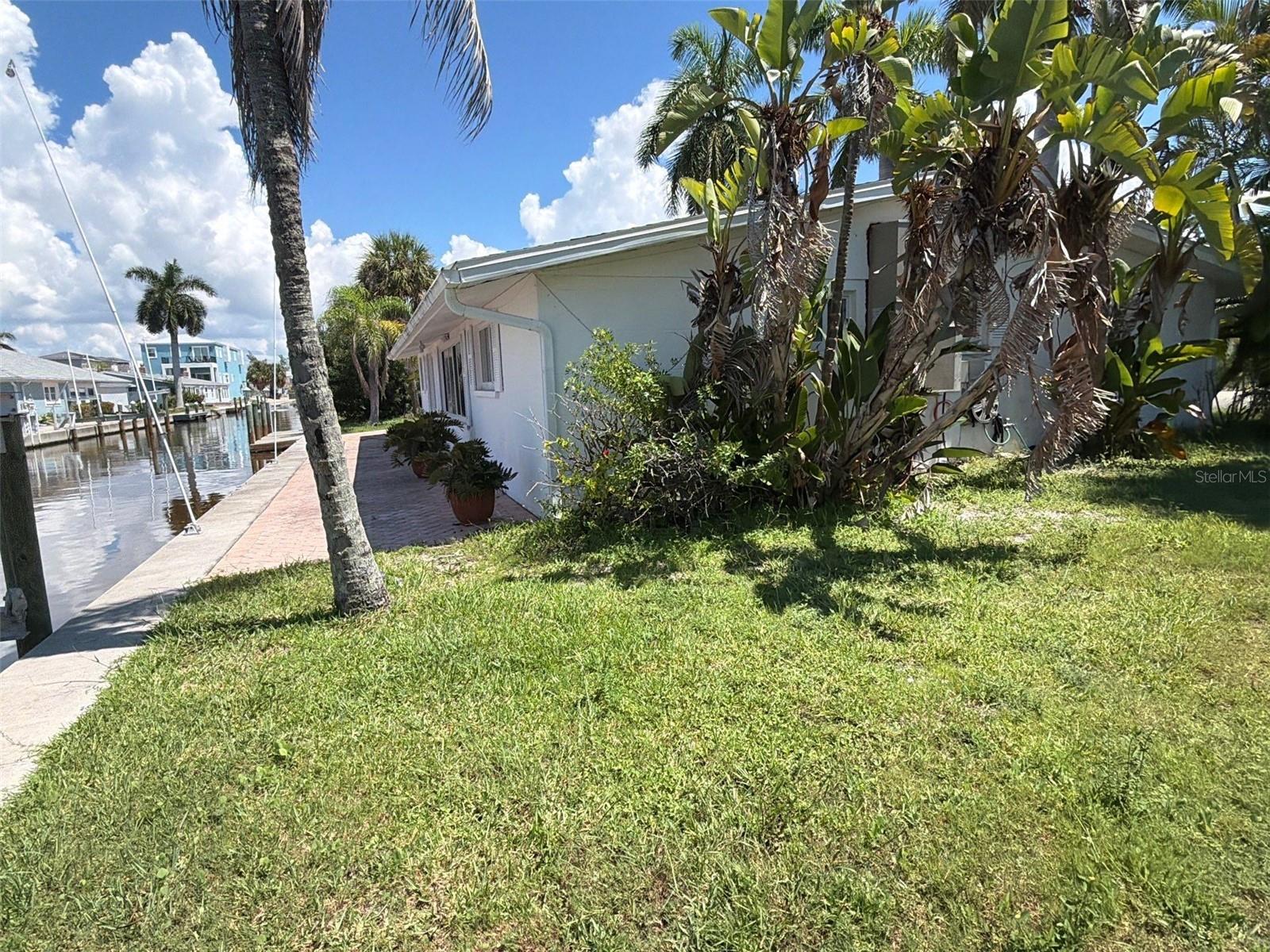 561 TARAWITT DR — photo 50