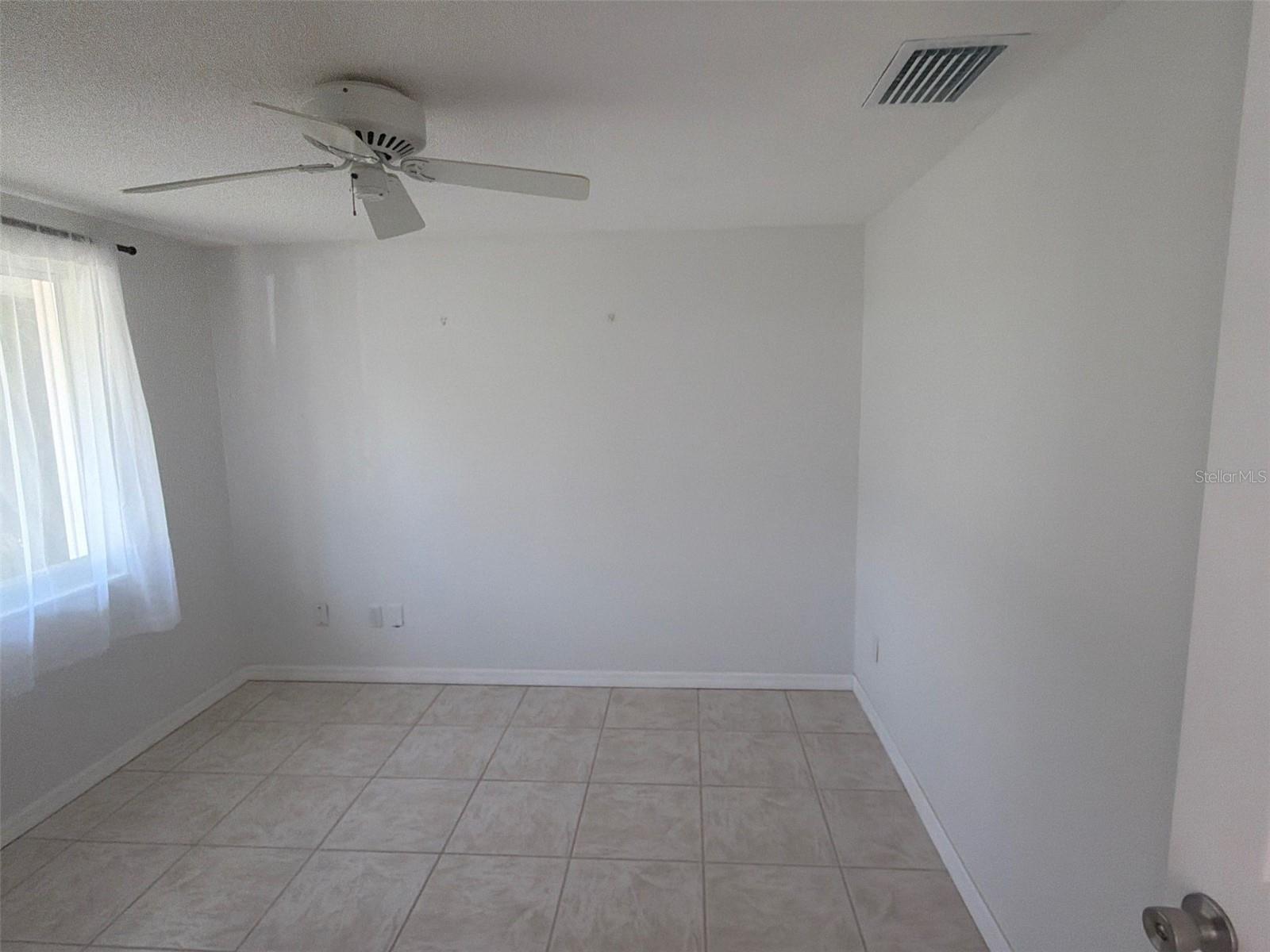 561 TARAWITT DR — photo 41