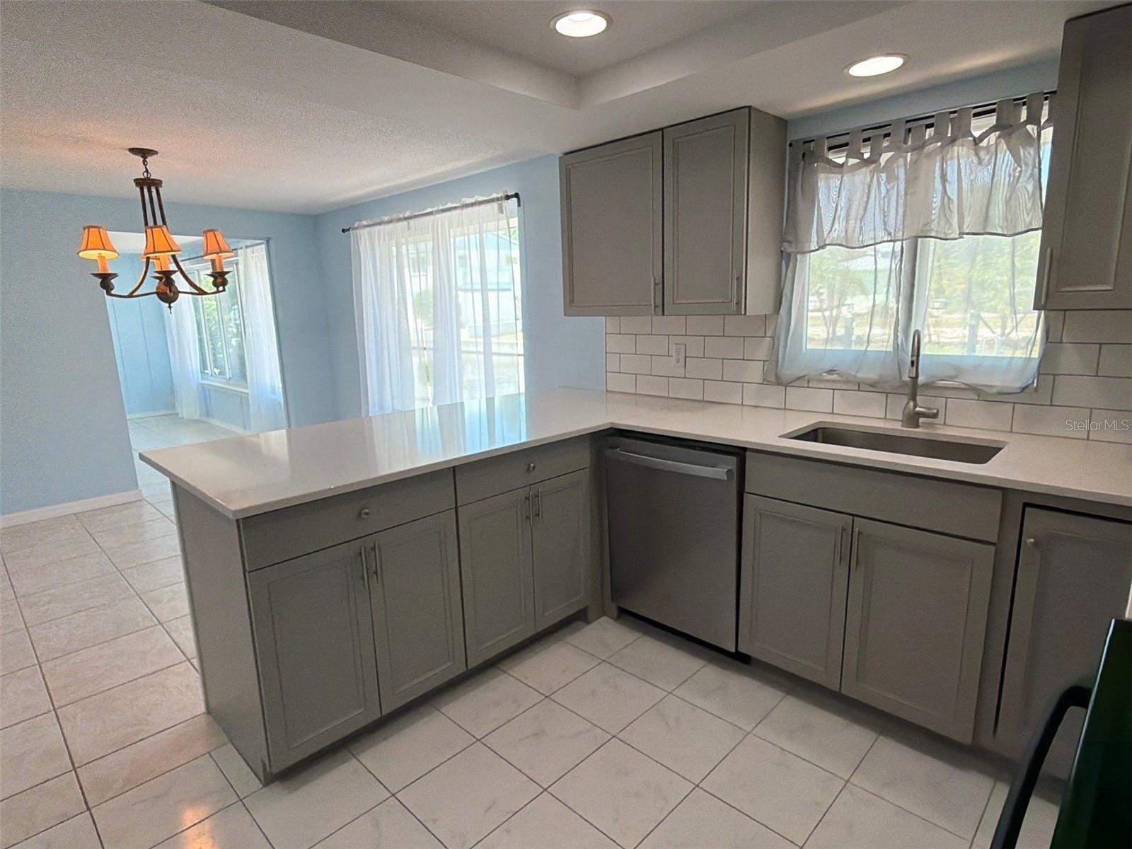 561 TARAWITT DR — photo 23