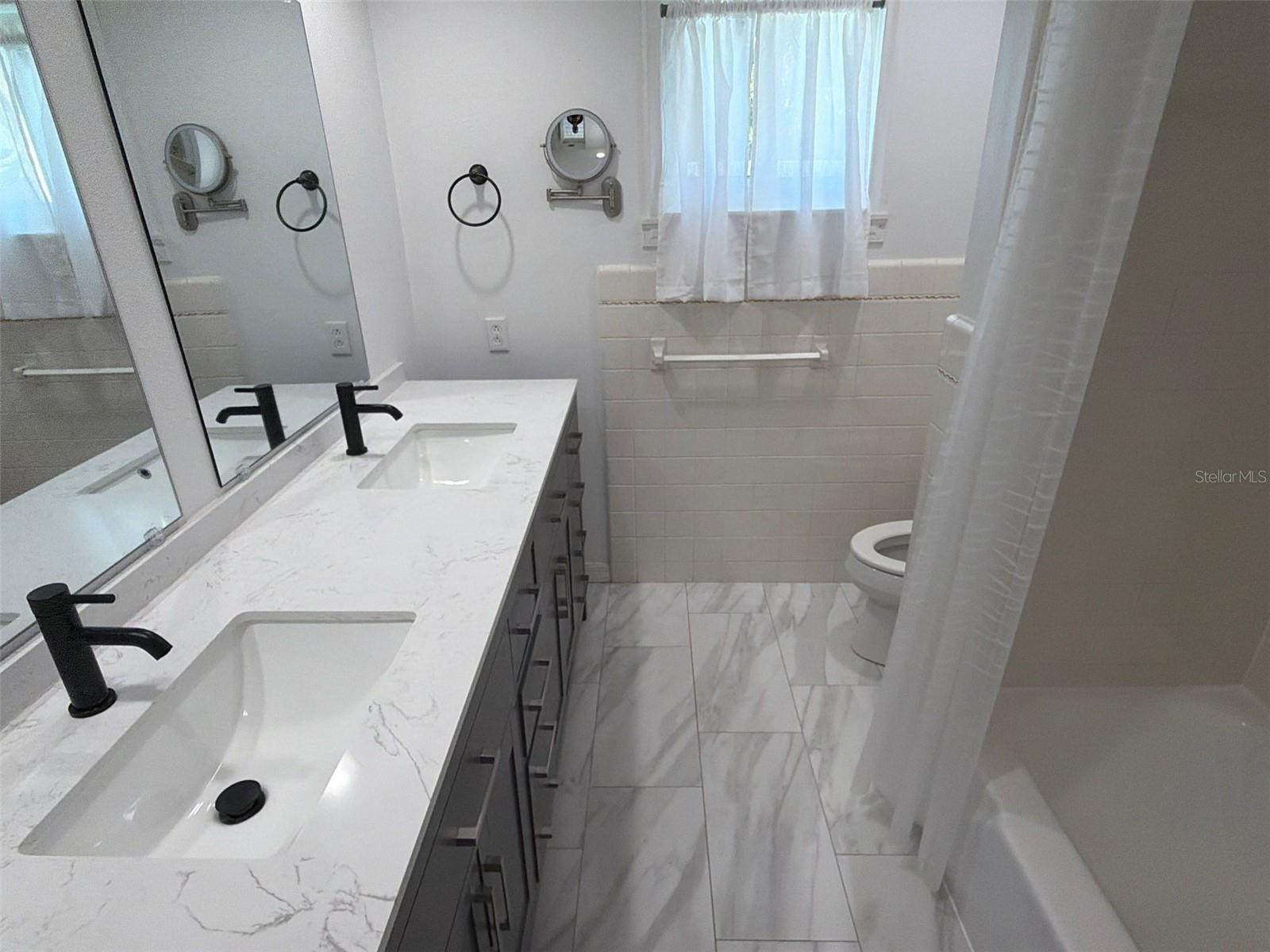 561 TARAWITT DR — photo 36