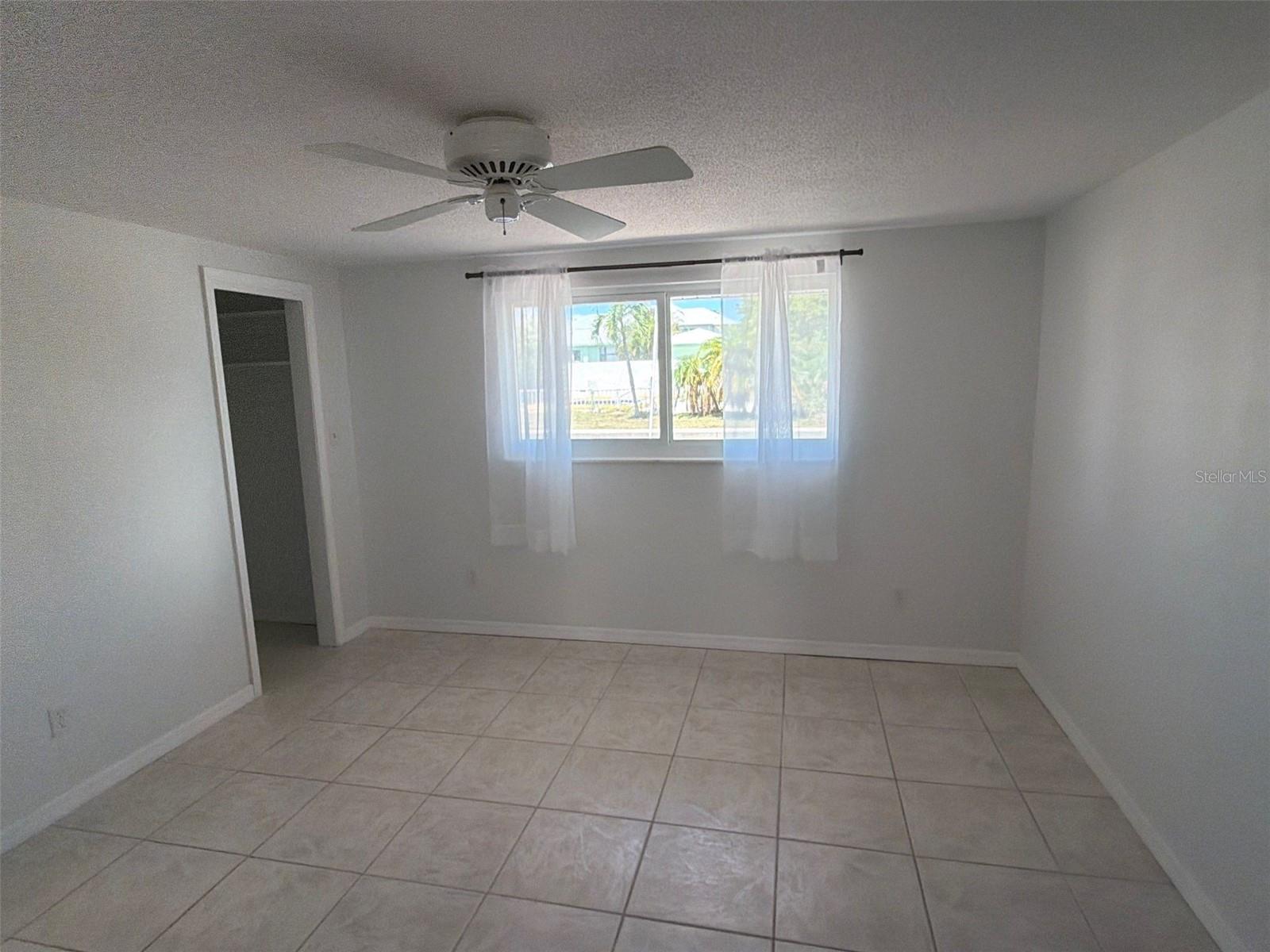 561 TARAWITT DR — photo 25
