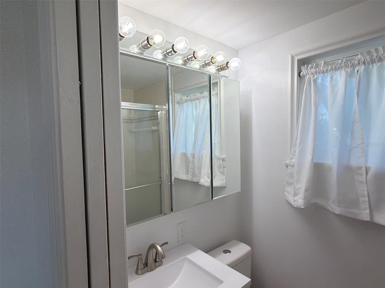 561 TARAWITT DR — photo 29