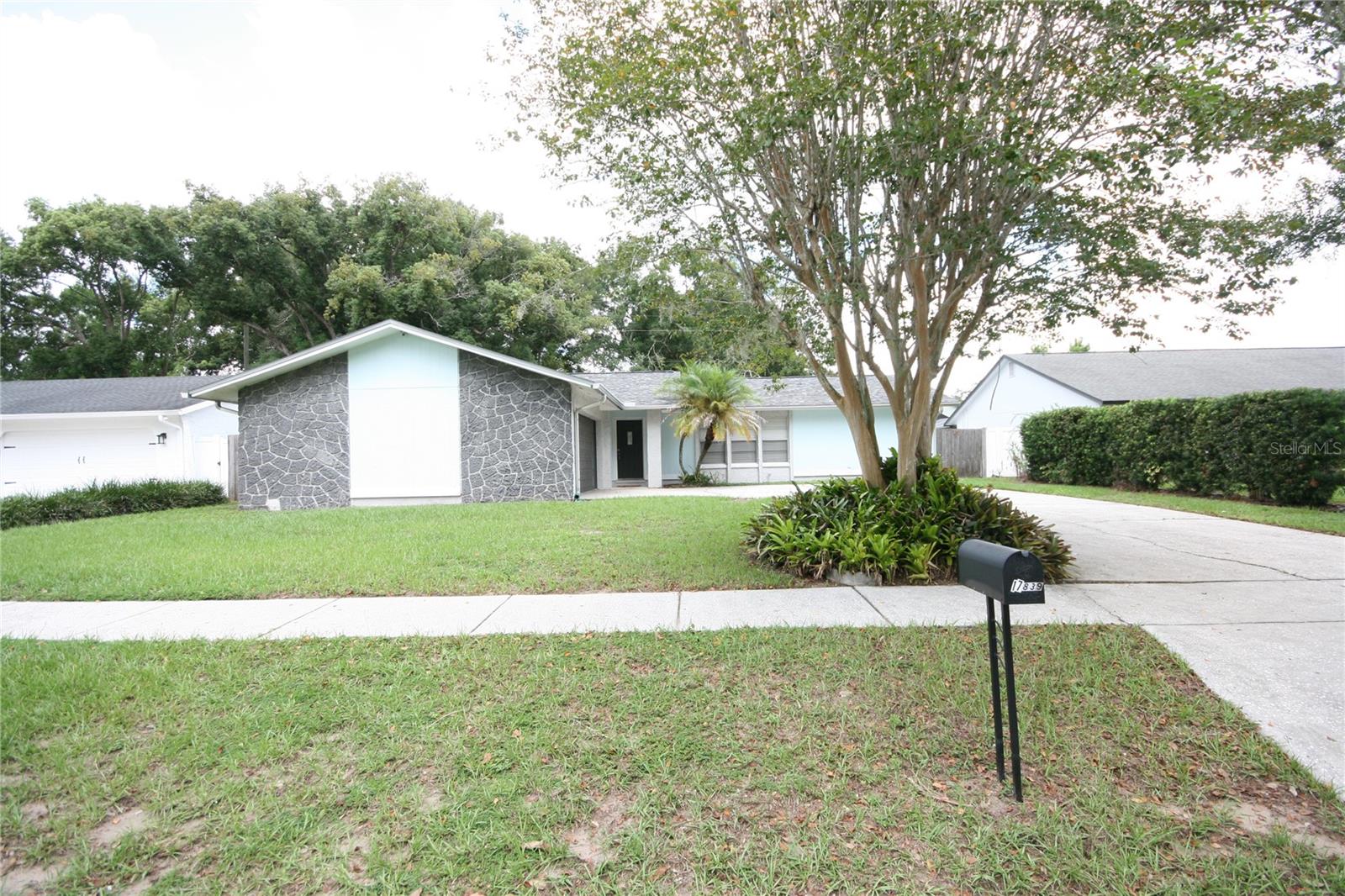 17839 SUNRISE DR — photo 32