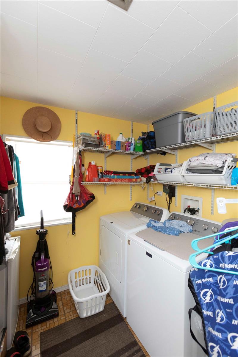 8107 E 19TH AVE — photo 28