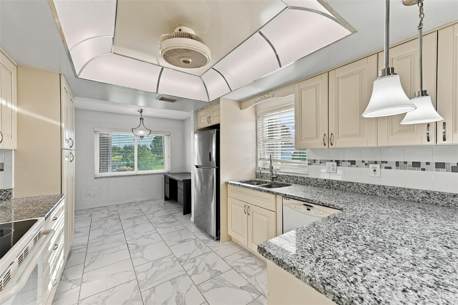 1405 LANGLEY DR — photo 13