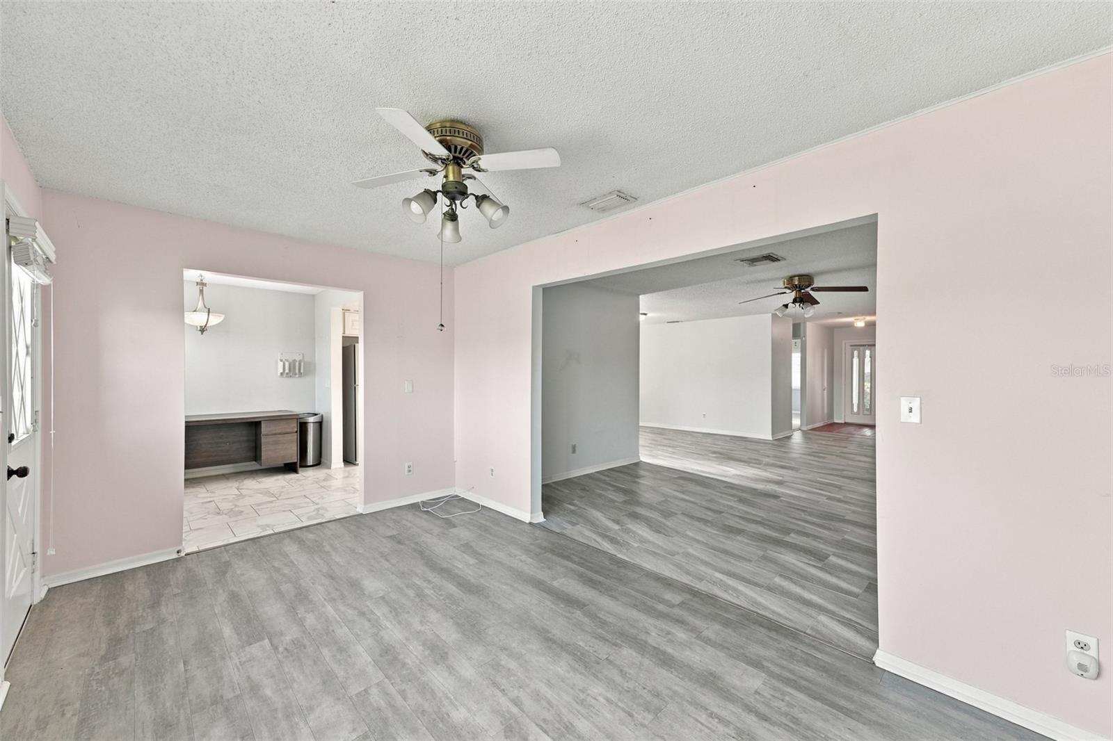 1405 LANGLEY DR — photo 16