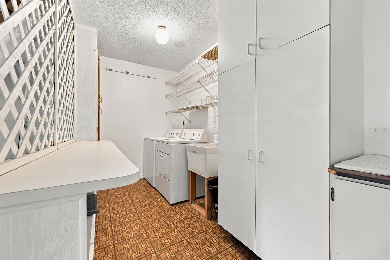 1405 LANGLEY DR — photo 22