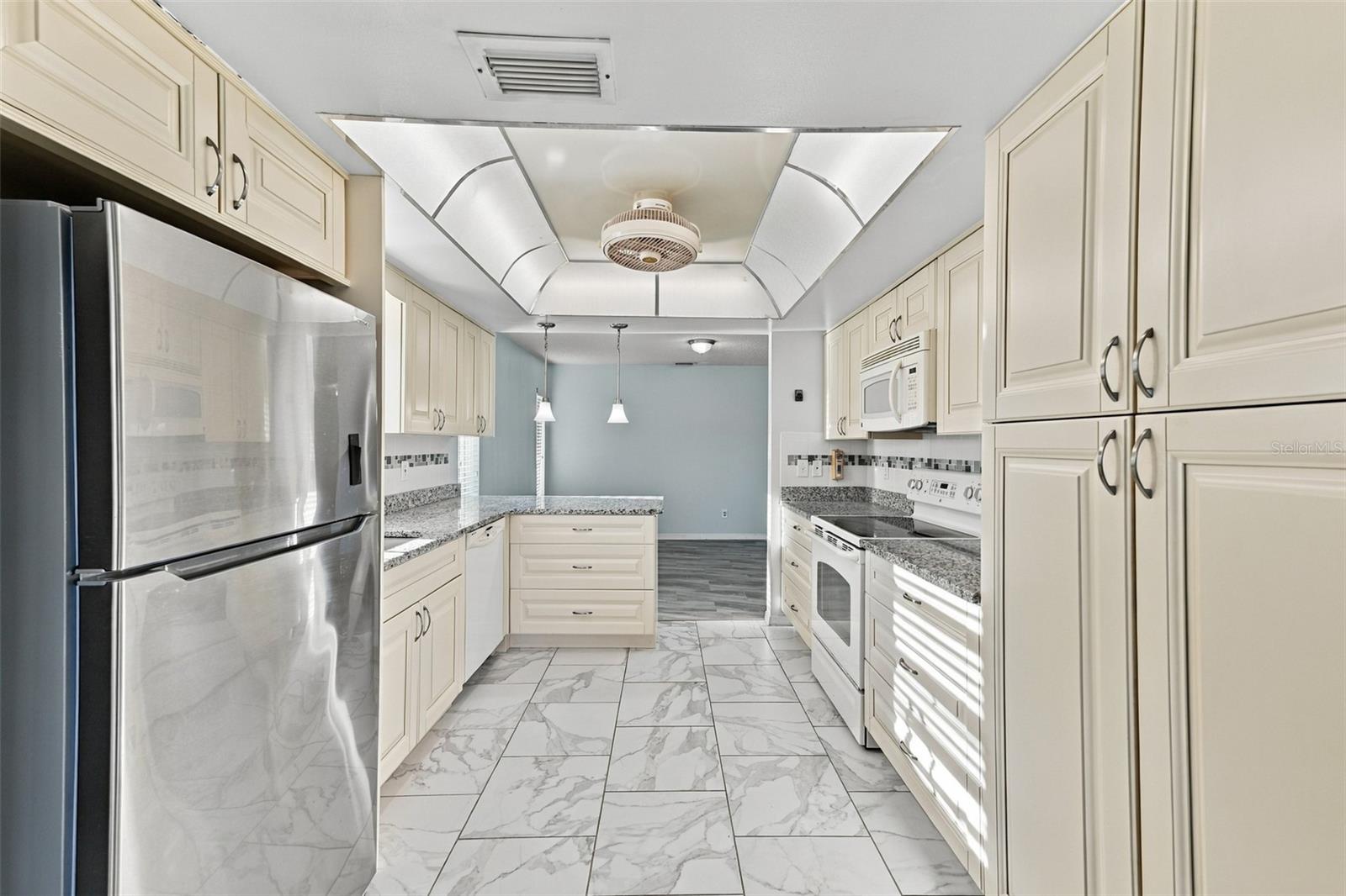 1405 LANGLEY DR — photo 14
