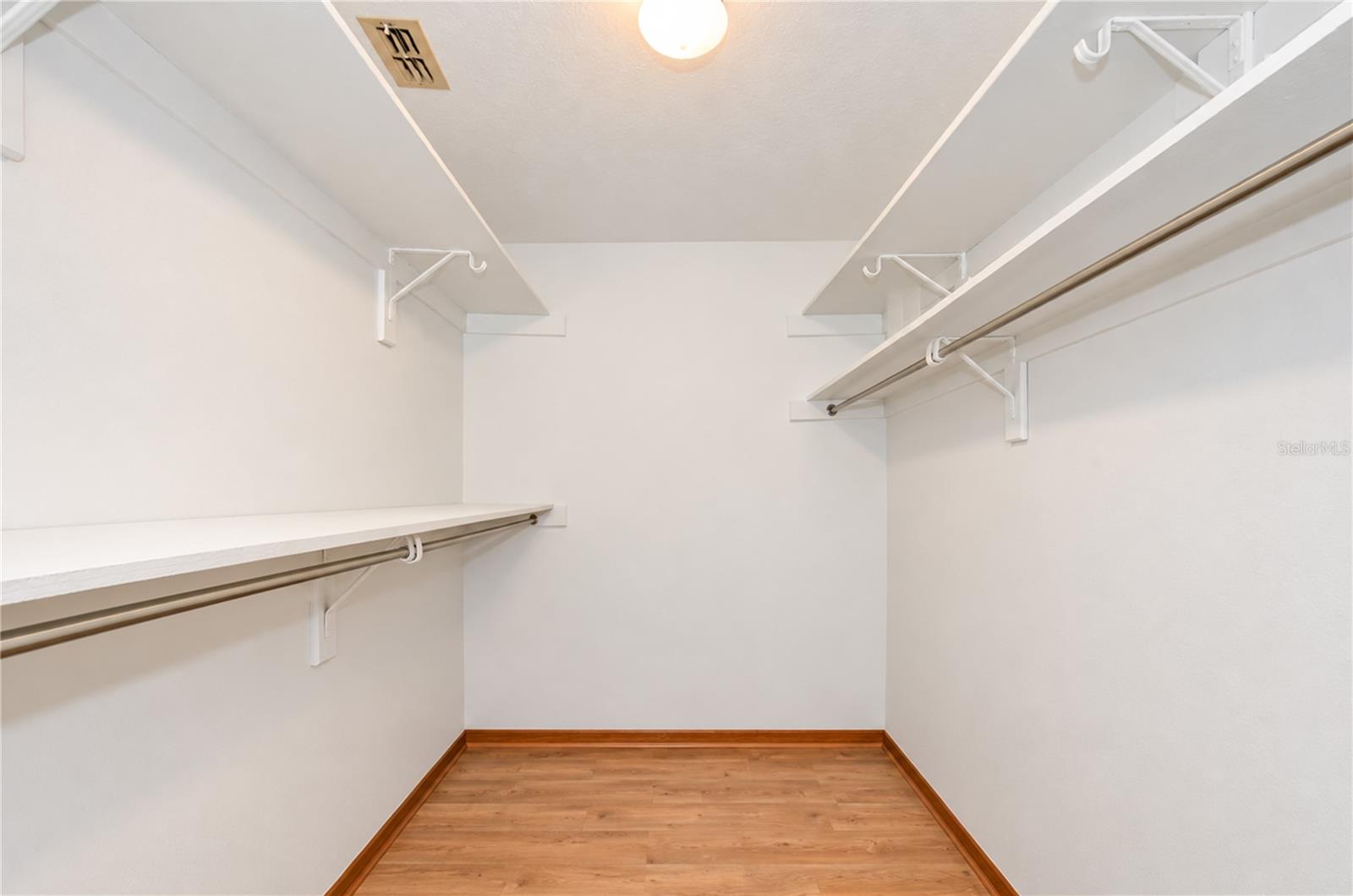 659 TIMBER POND DR — photo 19