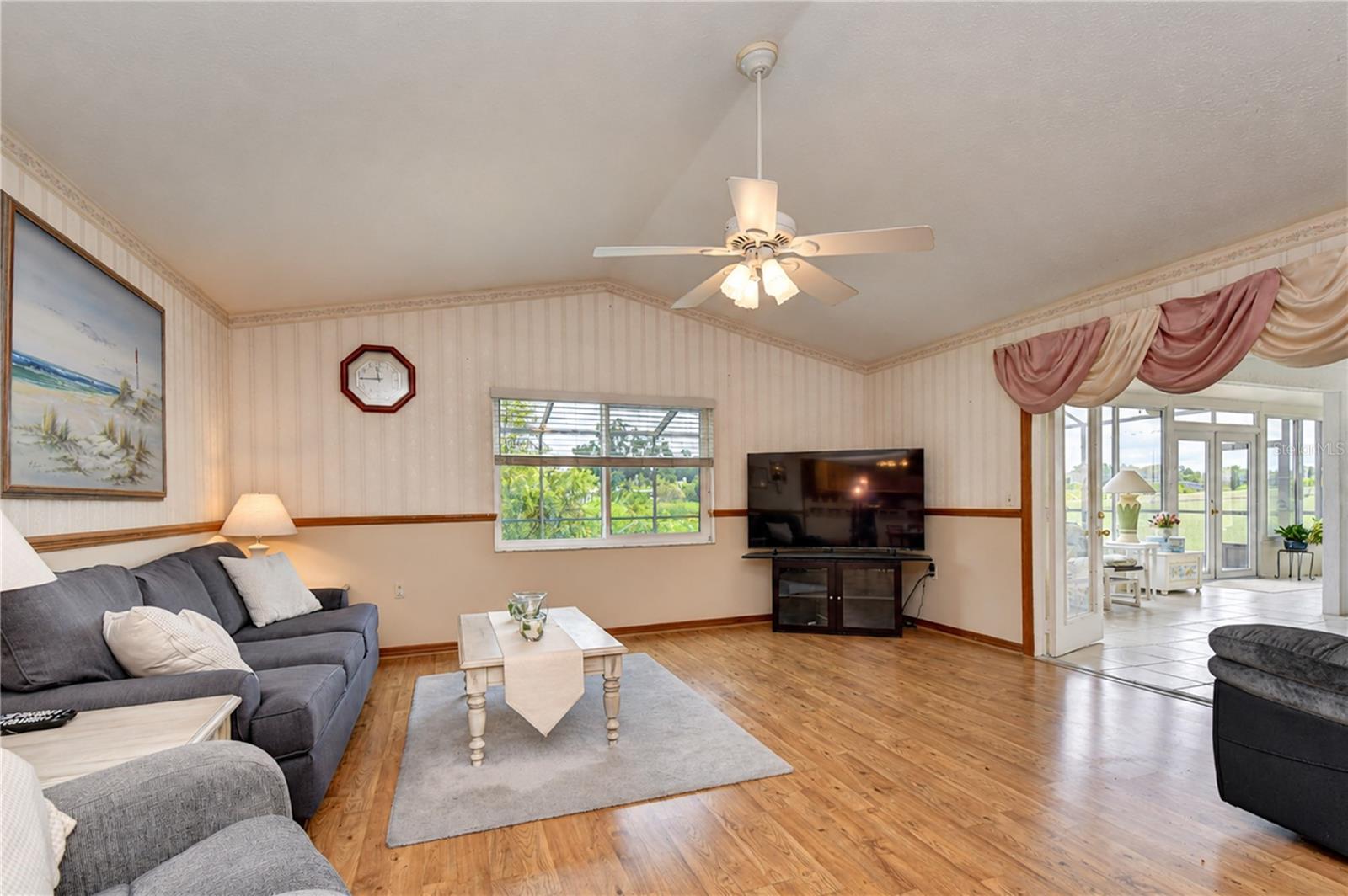 659 TIMBER POND DR — photo 10