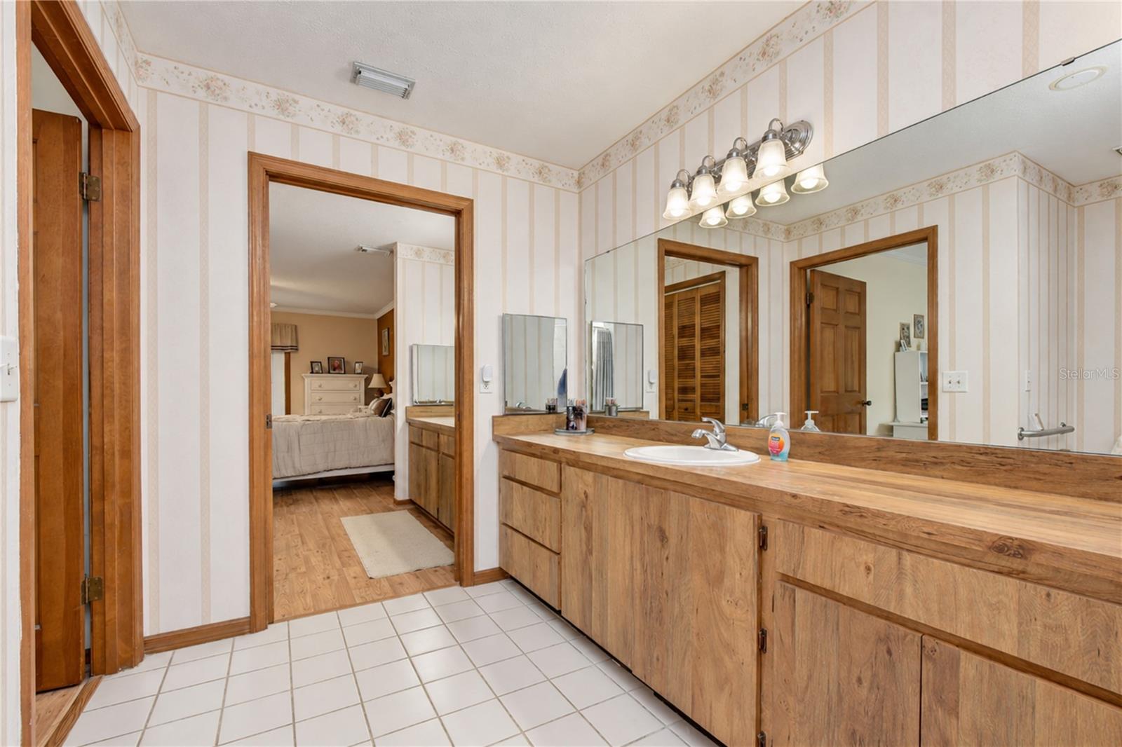 659 TIMBER POND DR — photo 21