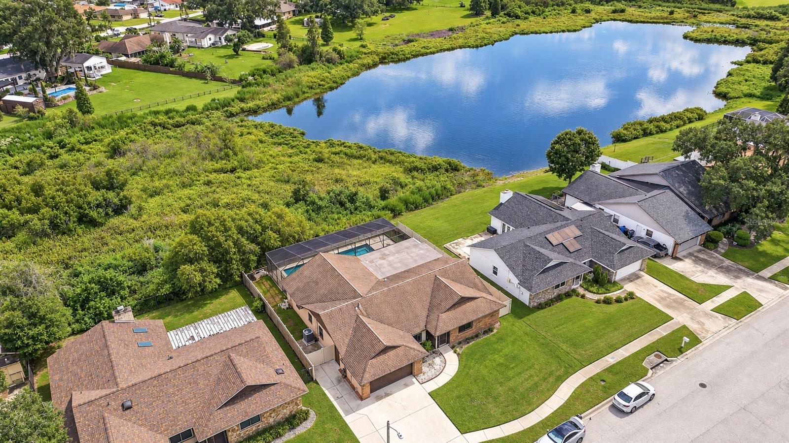 659 TIMBER POND DR — photo 2