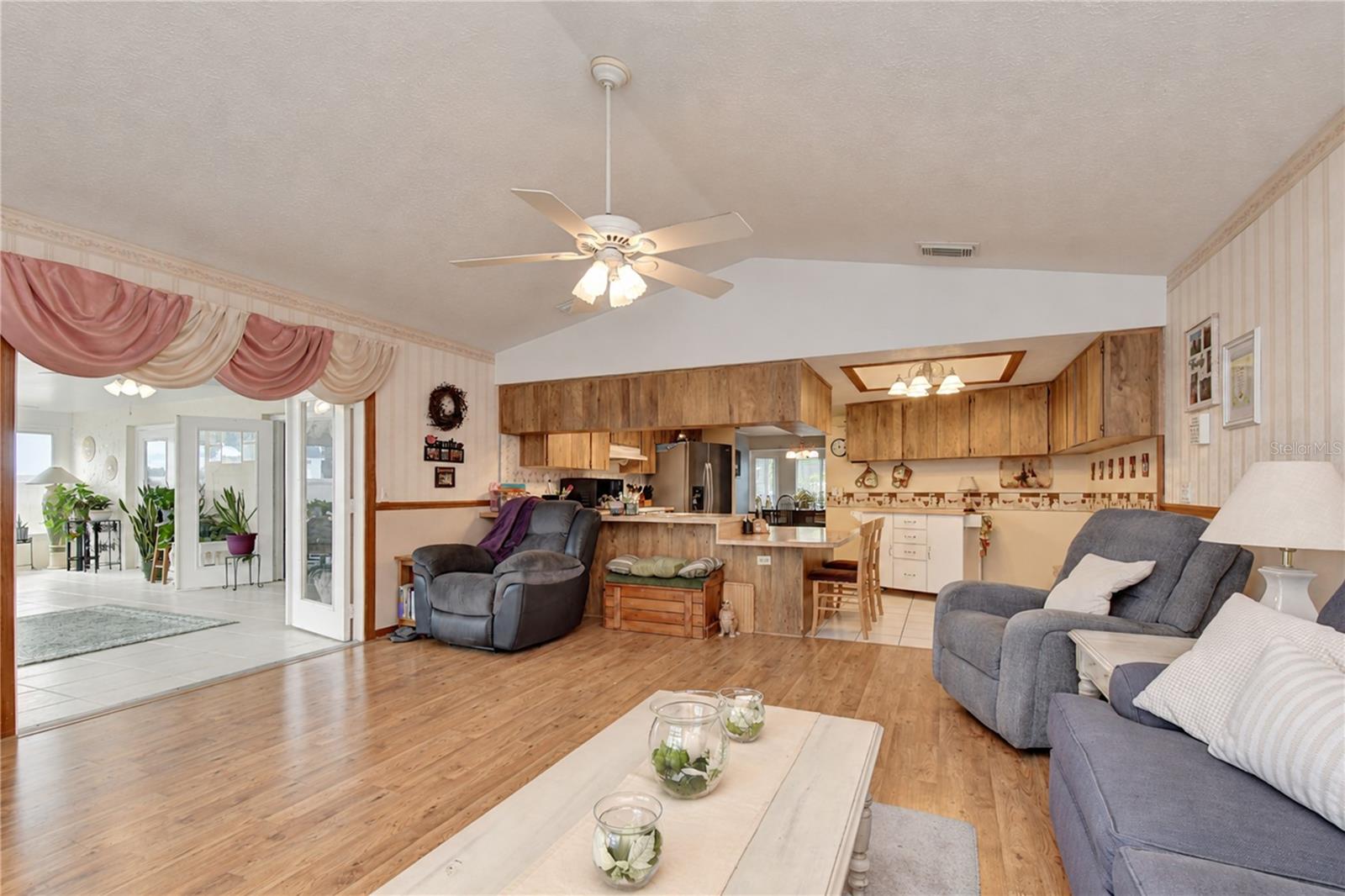659 TIMBER POND DR — photo 9