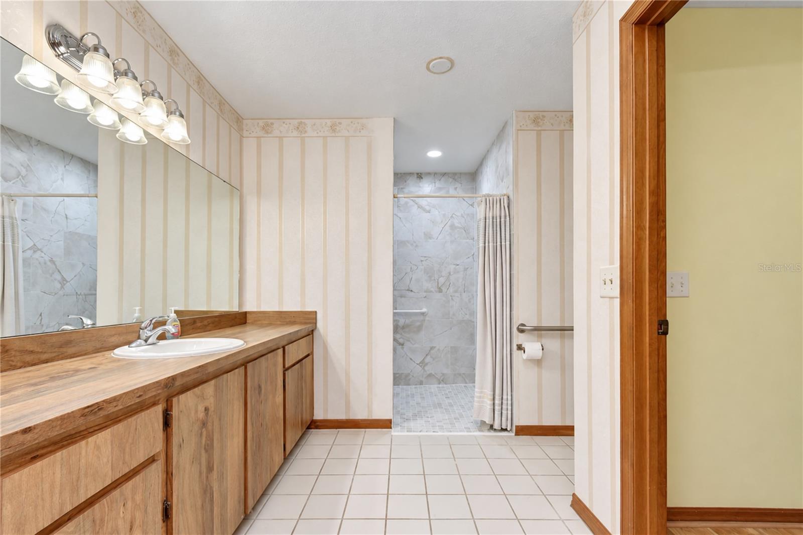 659 TIMBER POND DR — photo 20