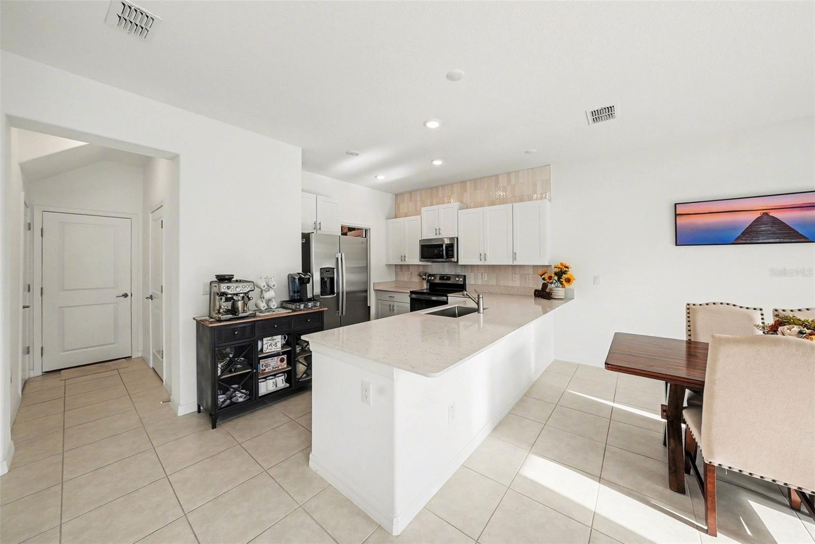 6269 SHINER ST — photo 6