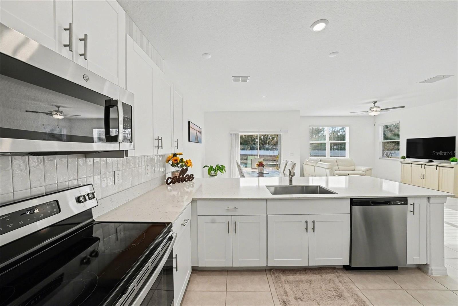 6269 SHINER ST — photo 9