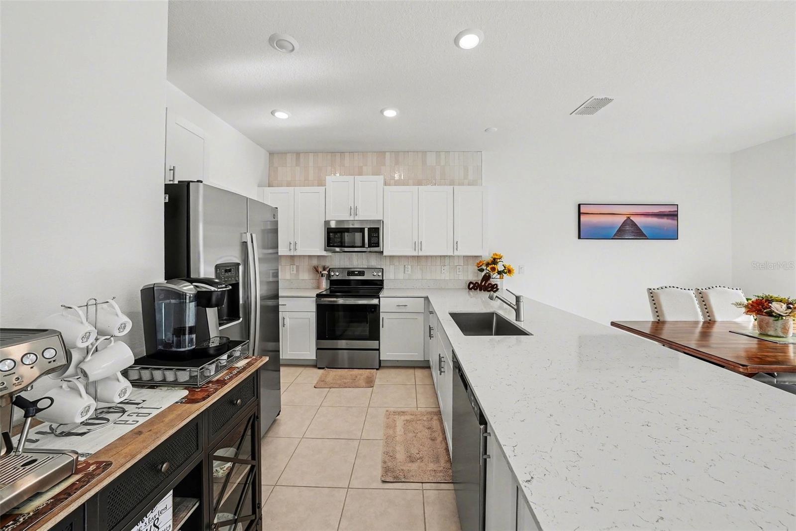6269 SHINER ST — photo 10