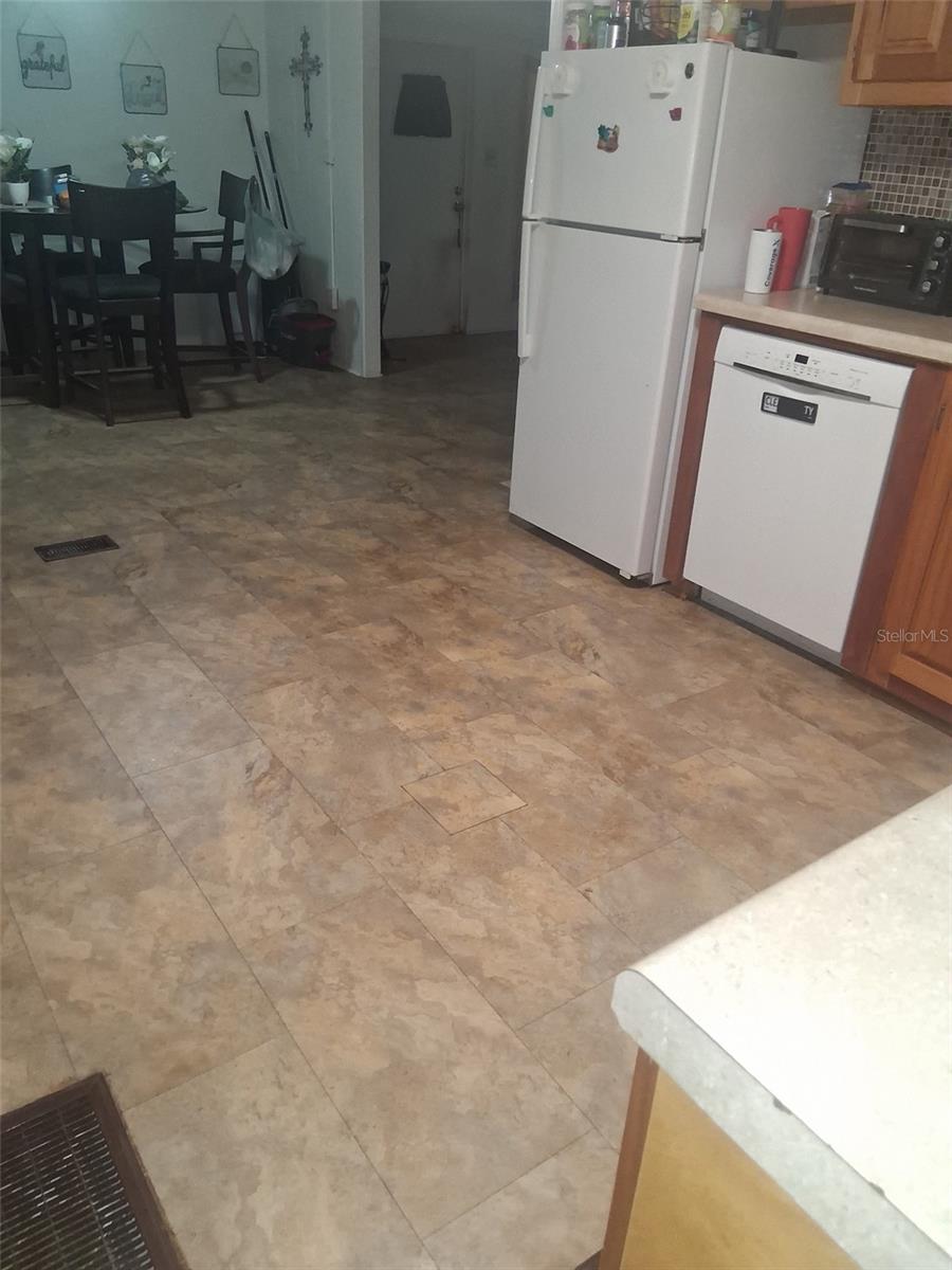 6580 SEMINOLE BLVD #110 — photo 17