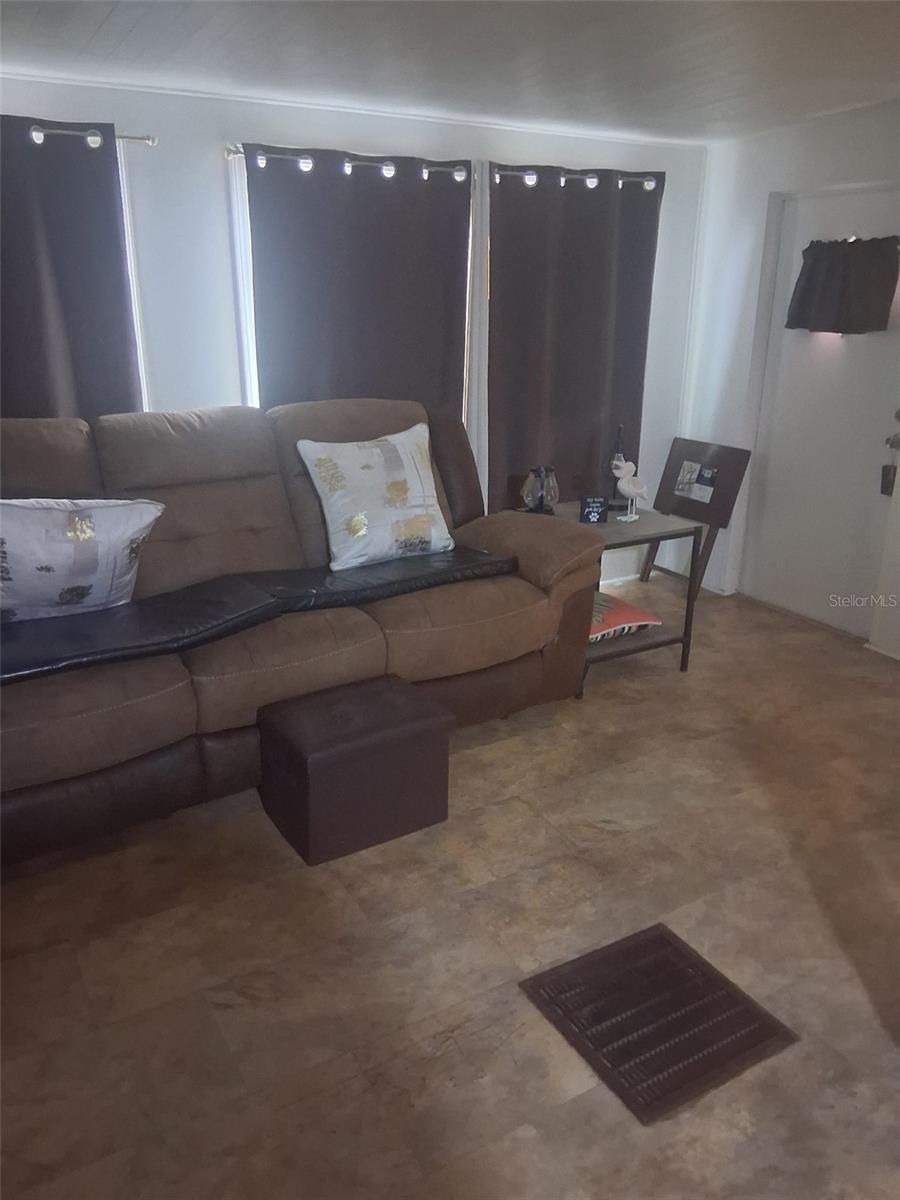 6580 SEMINOLE BLVD #110 — photo 12