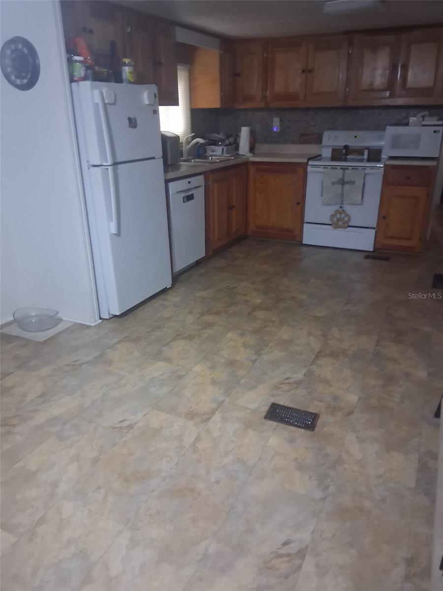 6580 SEMINOLE BLVD #110 — photo 11