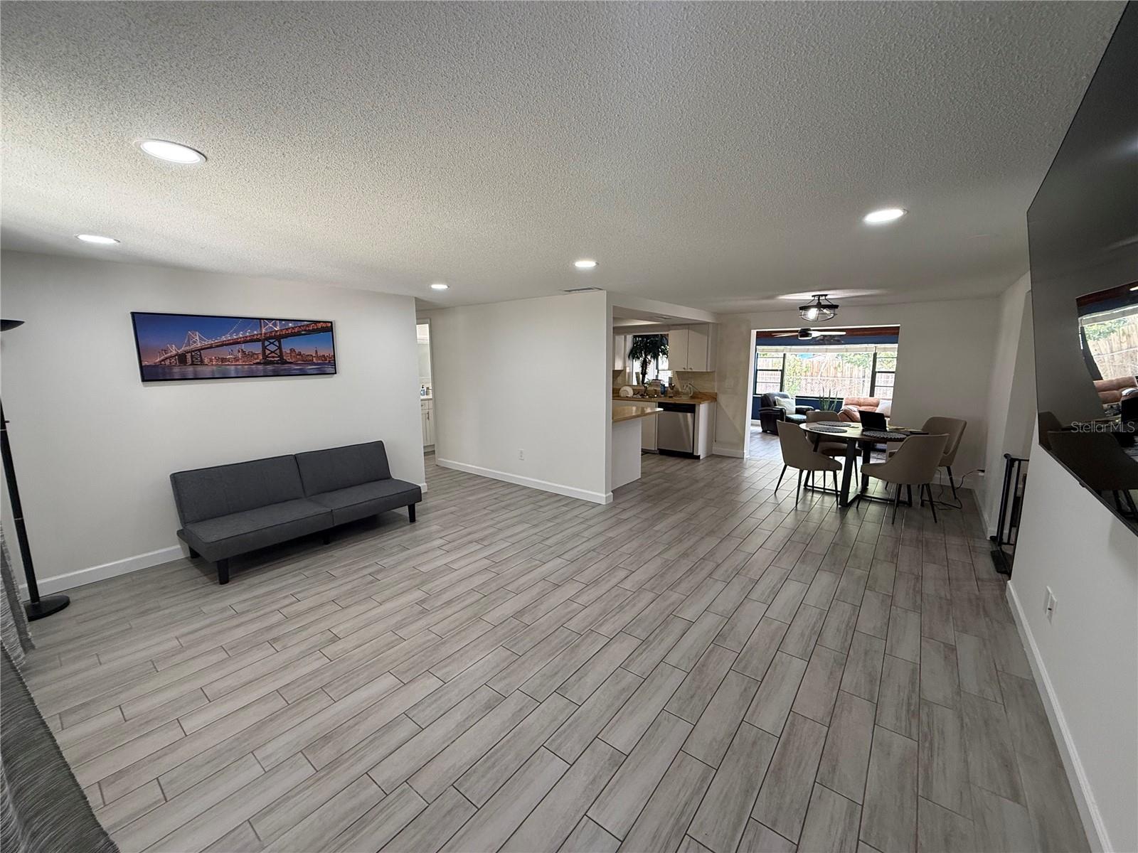 4039 VELARDE LN — photo 3