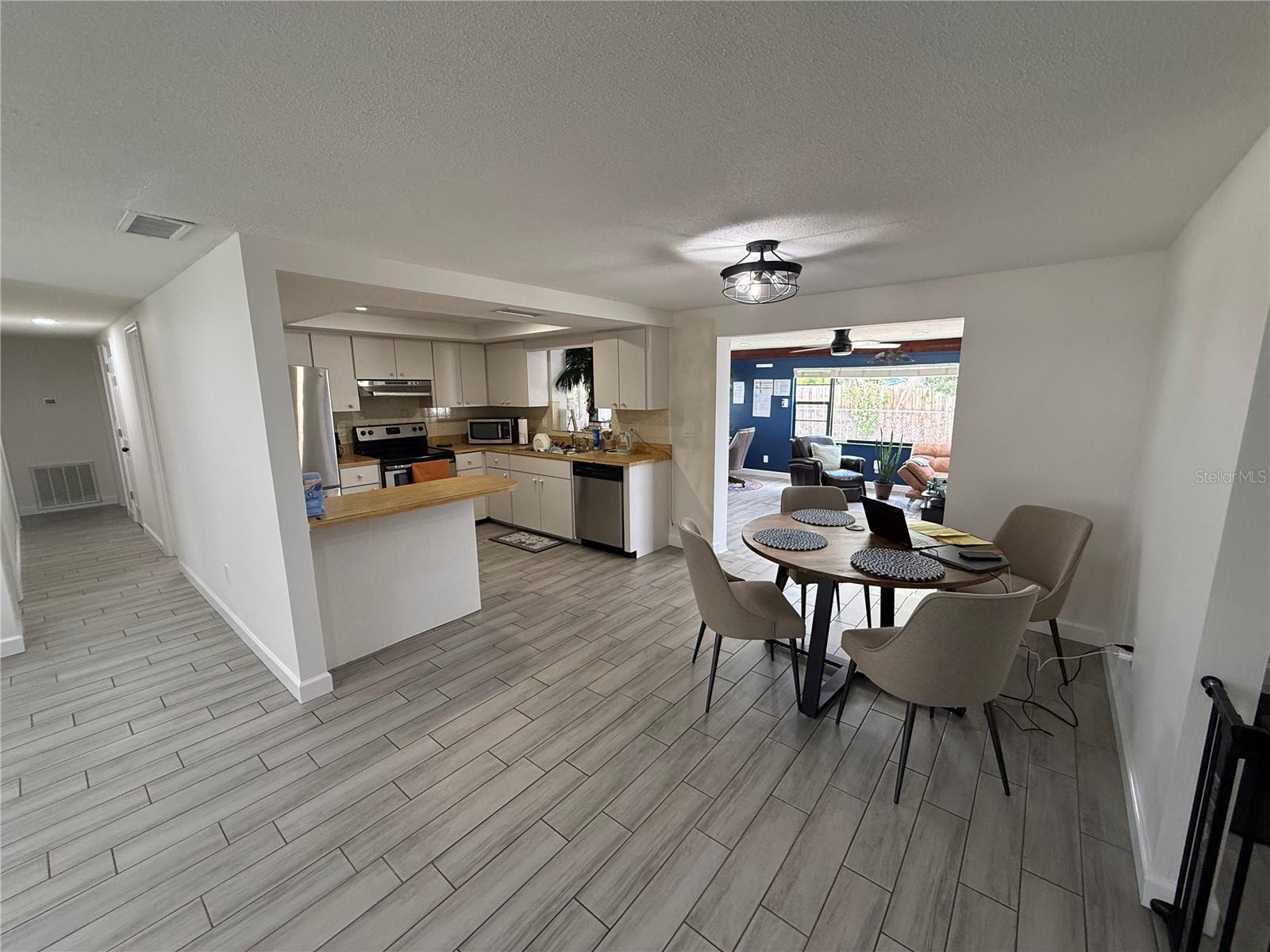 4039 VELARDE LN — photo 4