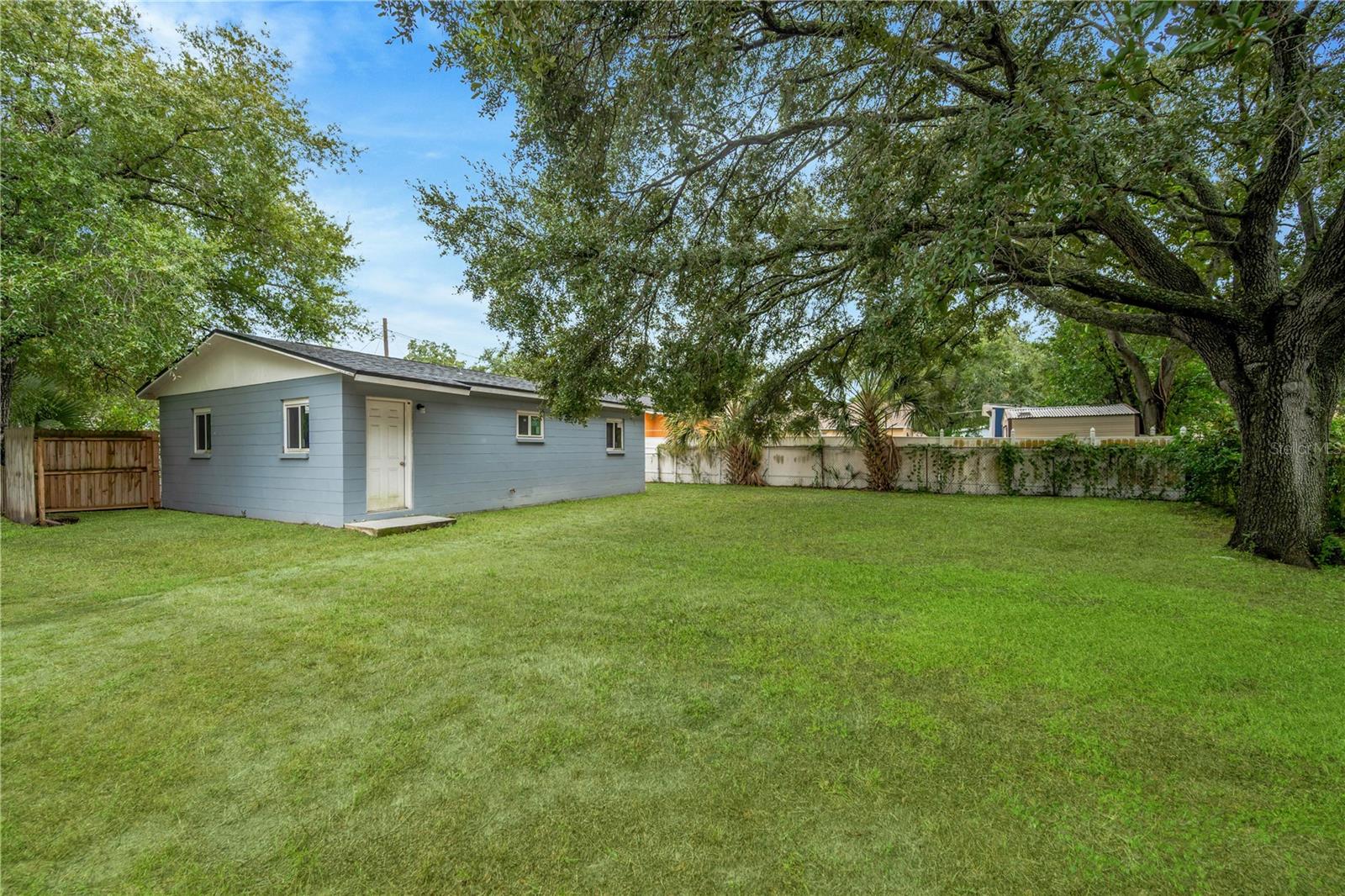 2626 E CHELSEA ST — photo 16