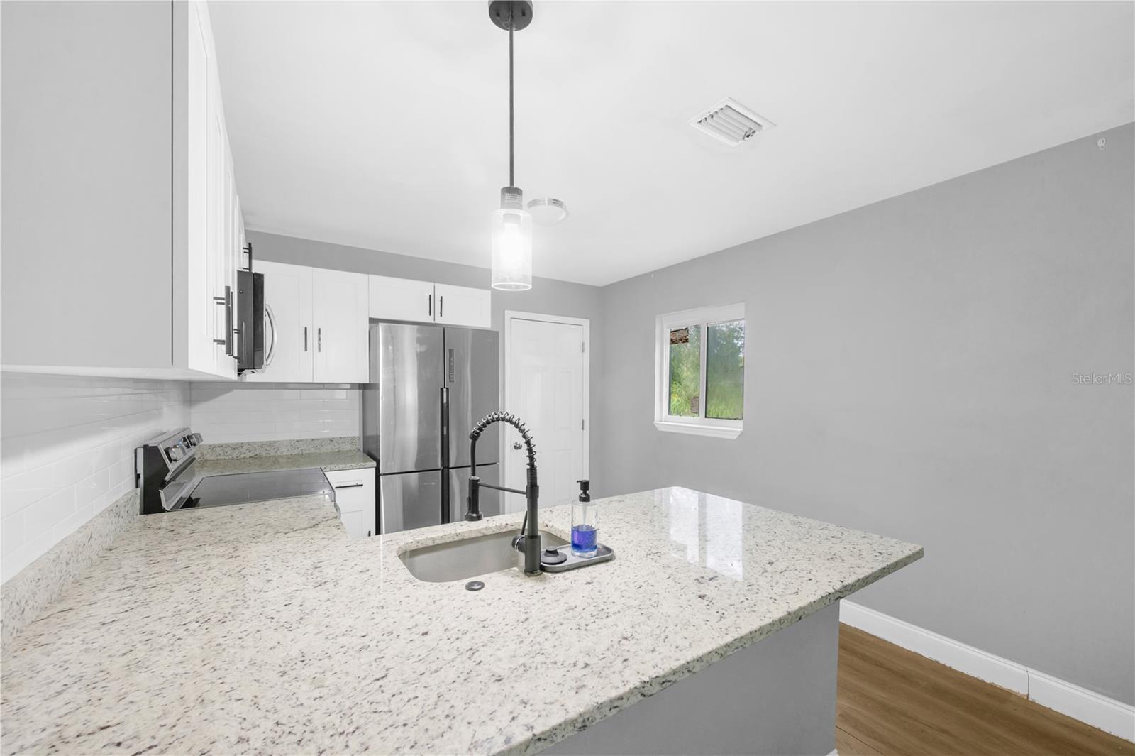 2626 E CHELSEA ST — photo 18