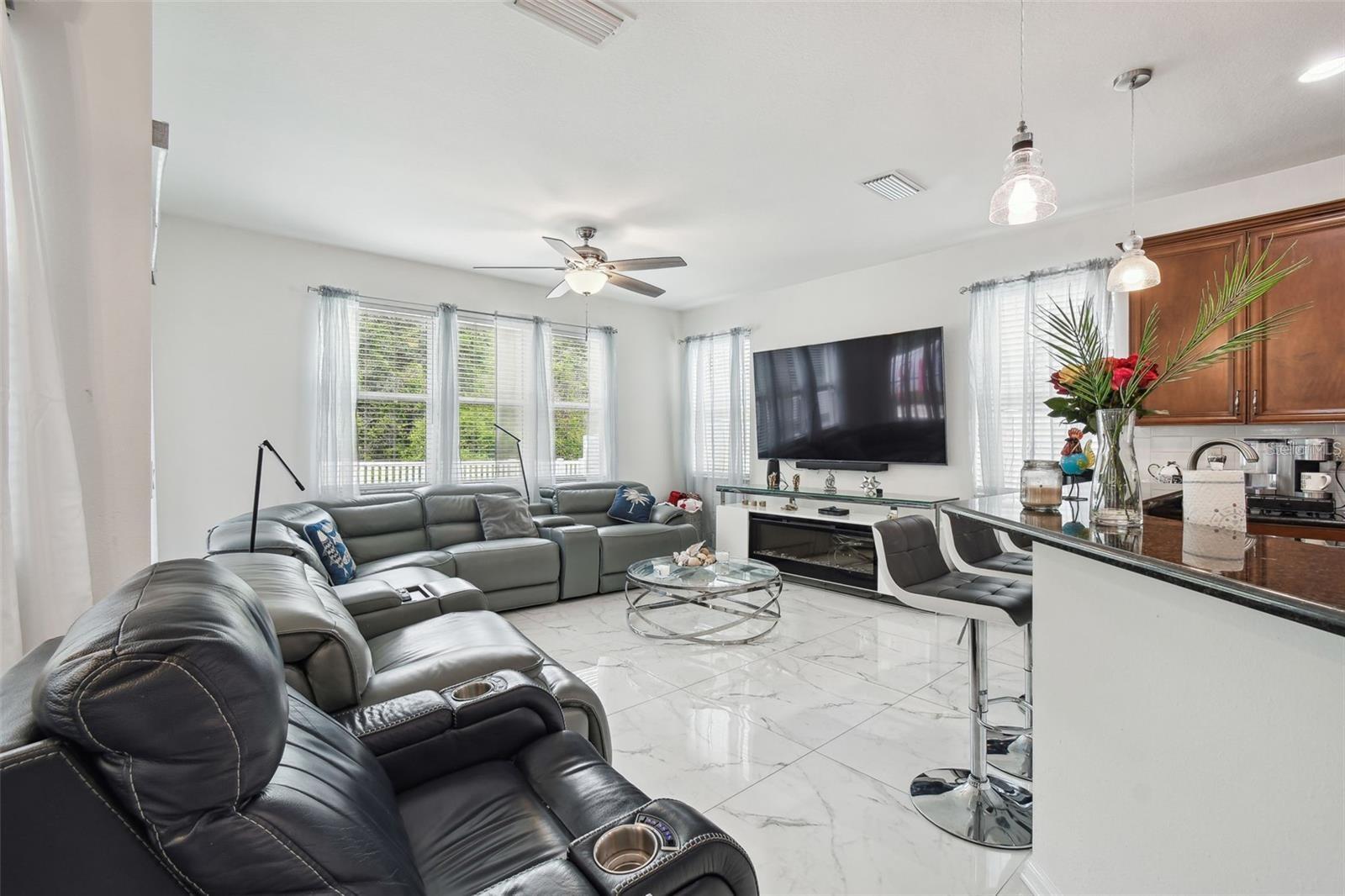 8542 EAGLE BROOK DR — photo 14