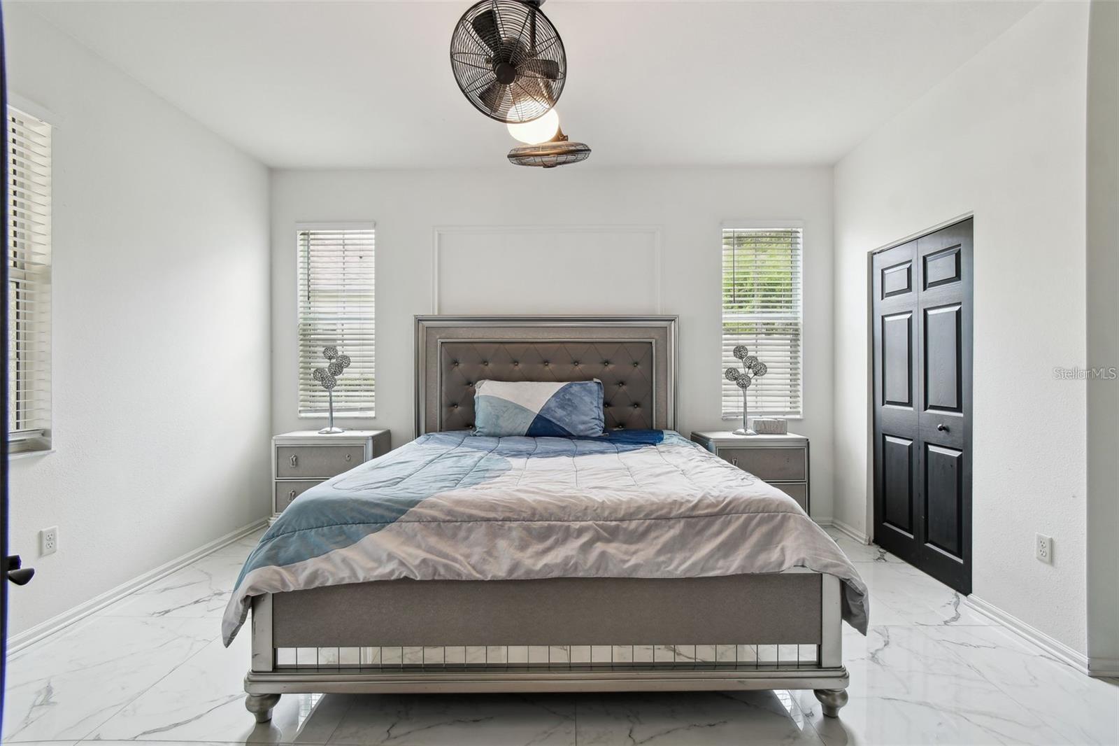 8542 EAGLE BROOK DR — photo 38