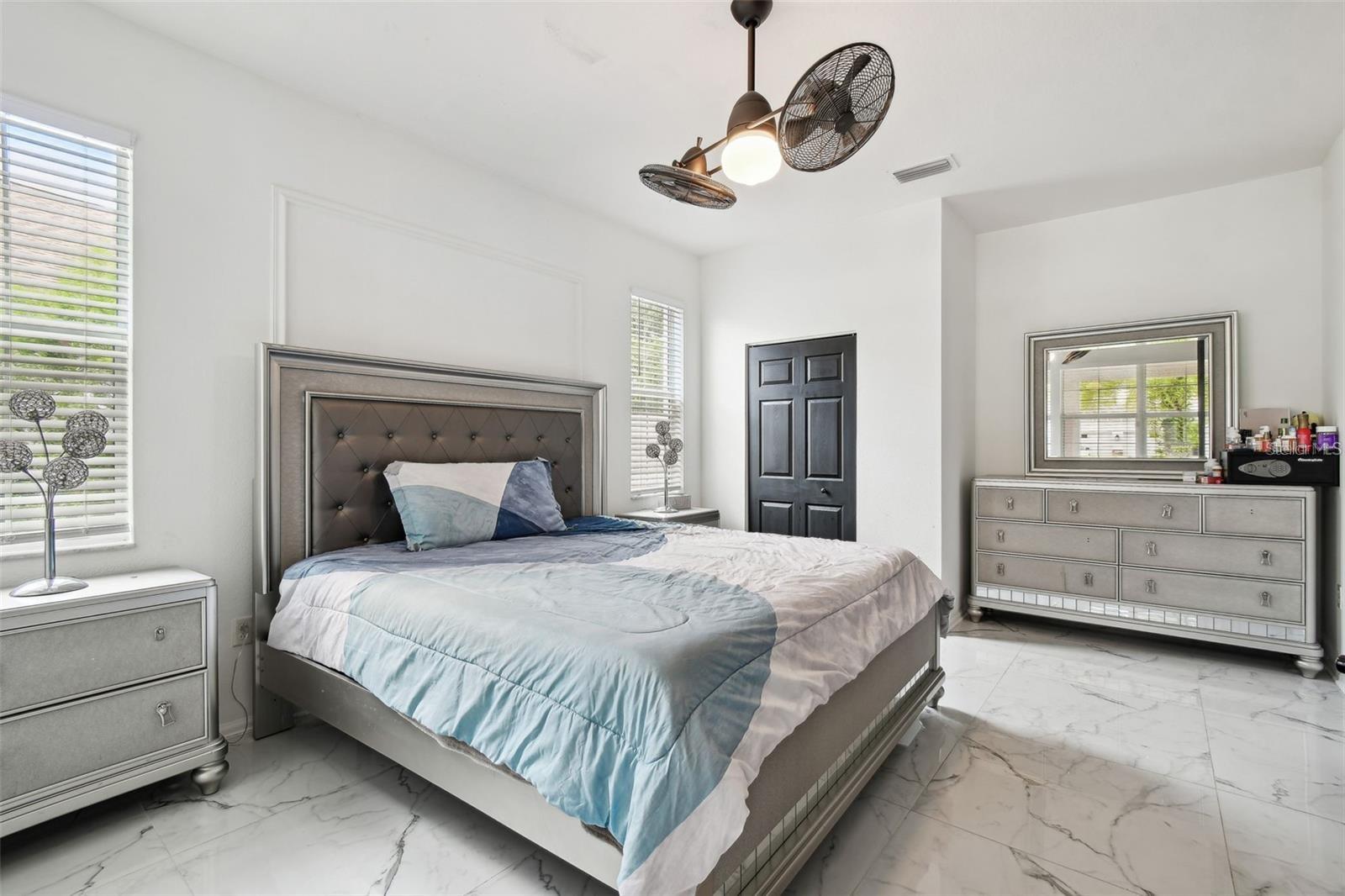 8542 EAGLE BROOK DR — photo 39