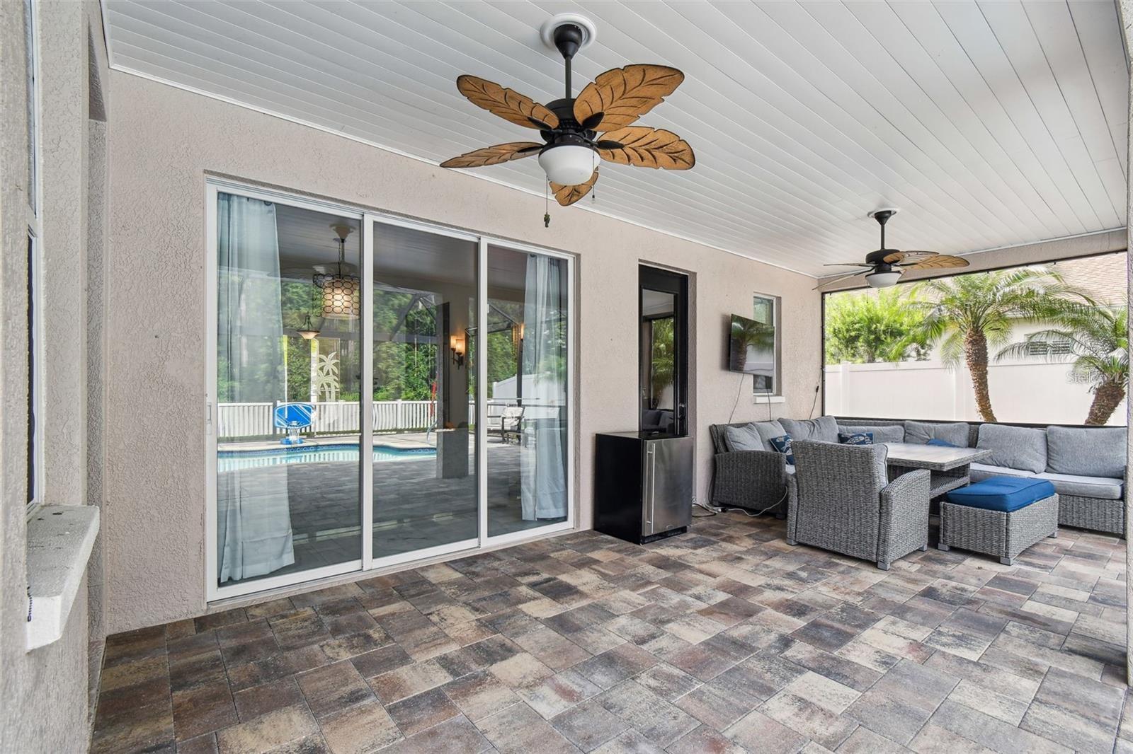 8542 EAGLE BROOK DR — photo 41