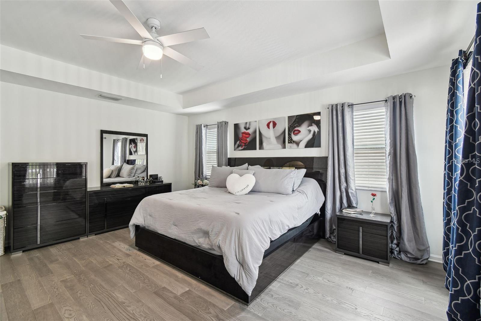 8542 EAGLE BROOK DR — photo 28