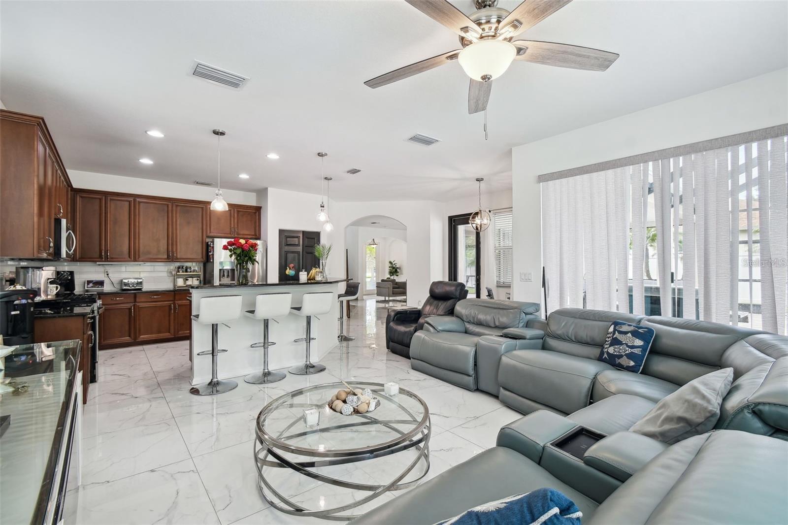 8542 EAGLE BROOK DR — photo 15