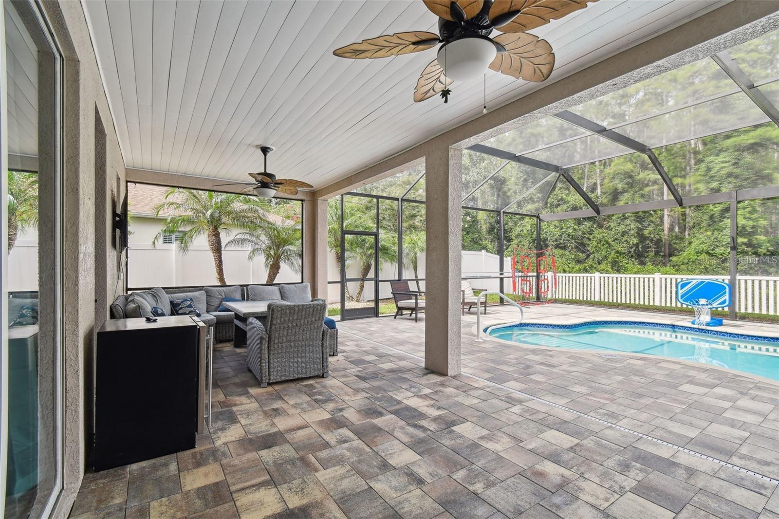 8542 EAGLE BROOK DR — photo 40