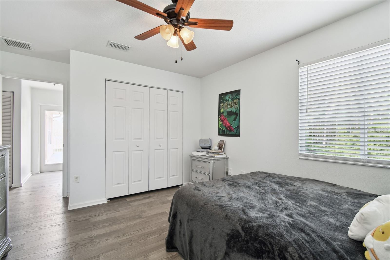 8542 EAGLE BROOK DR — photo 19