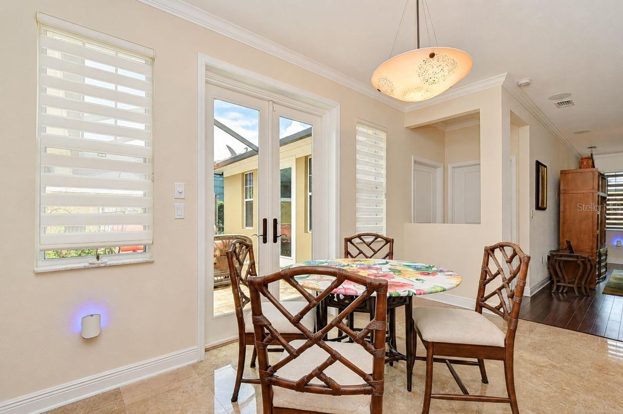 6806 MUNCASTER CT — photo 38