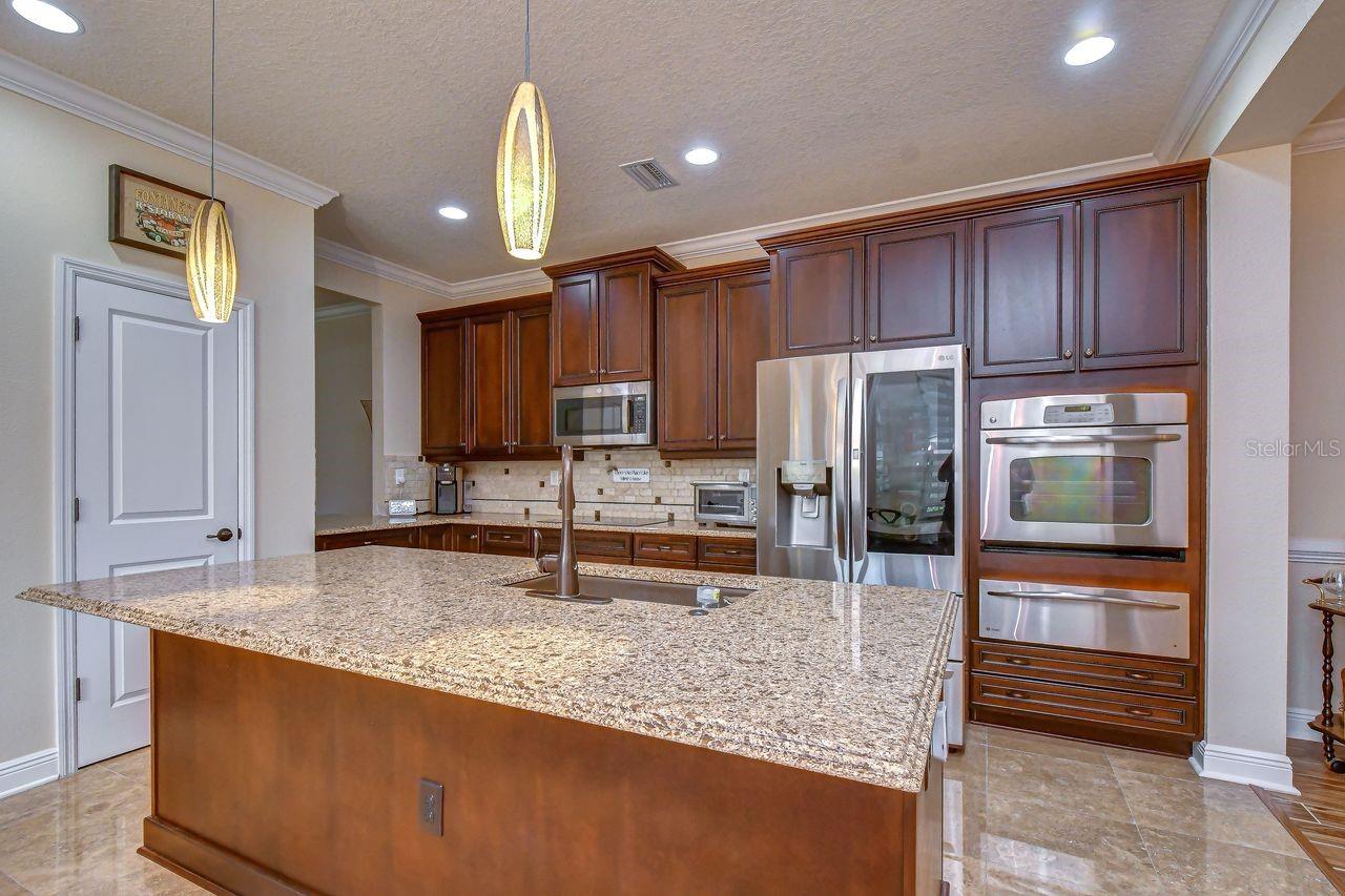 6806 MUNCASTER CT — photo 15