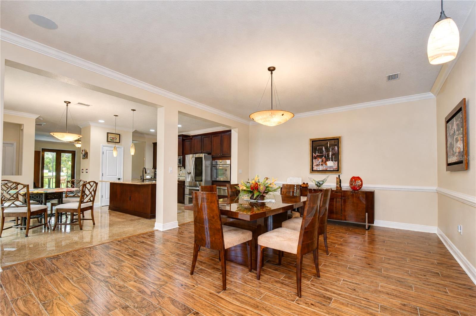 6806 MUNCASTER CT — photo 37