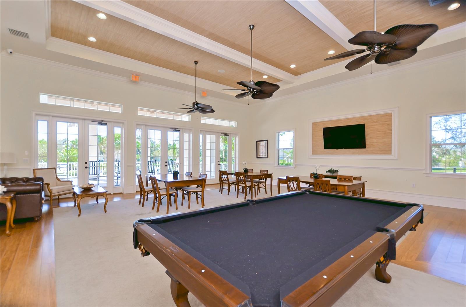 6806 MUNCASTER CT — photo 57