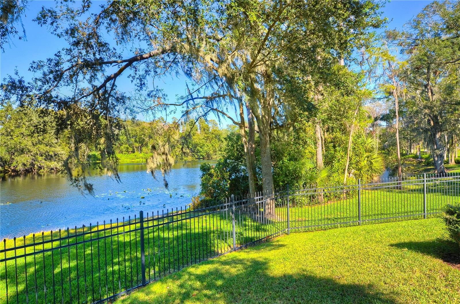 6806 MUNCASTER CT — photo 70